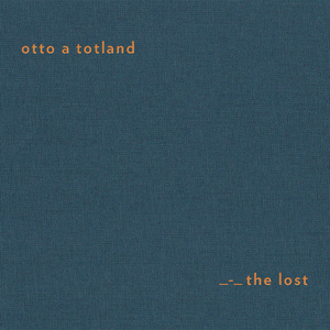 被学长抱进小树林c个爽男男视频
